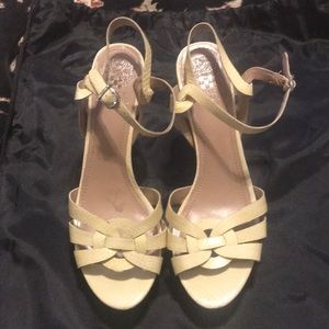 Vince Camuto 9B 4” heel 1” platform